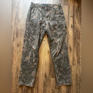 Abercrombie & Fitch Loose Fit Camo Pants 32x34
